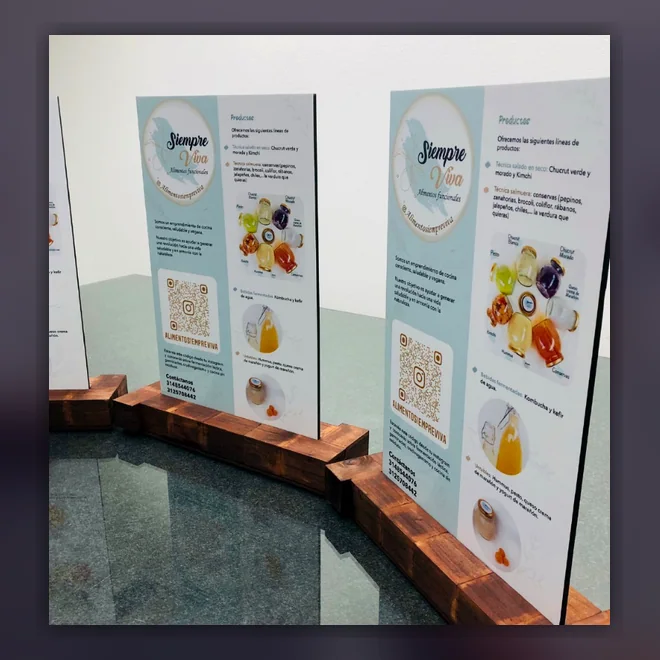 Proyecto real de Creador Gráfico: Exhibidores impresos para alimentos fermentados Siempre Viva.